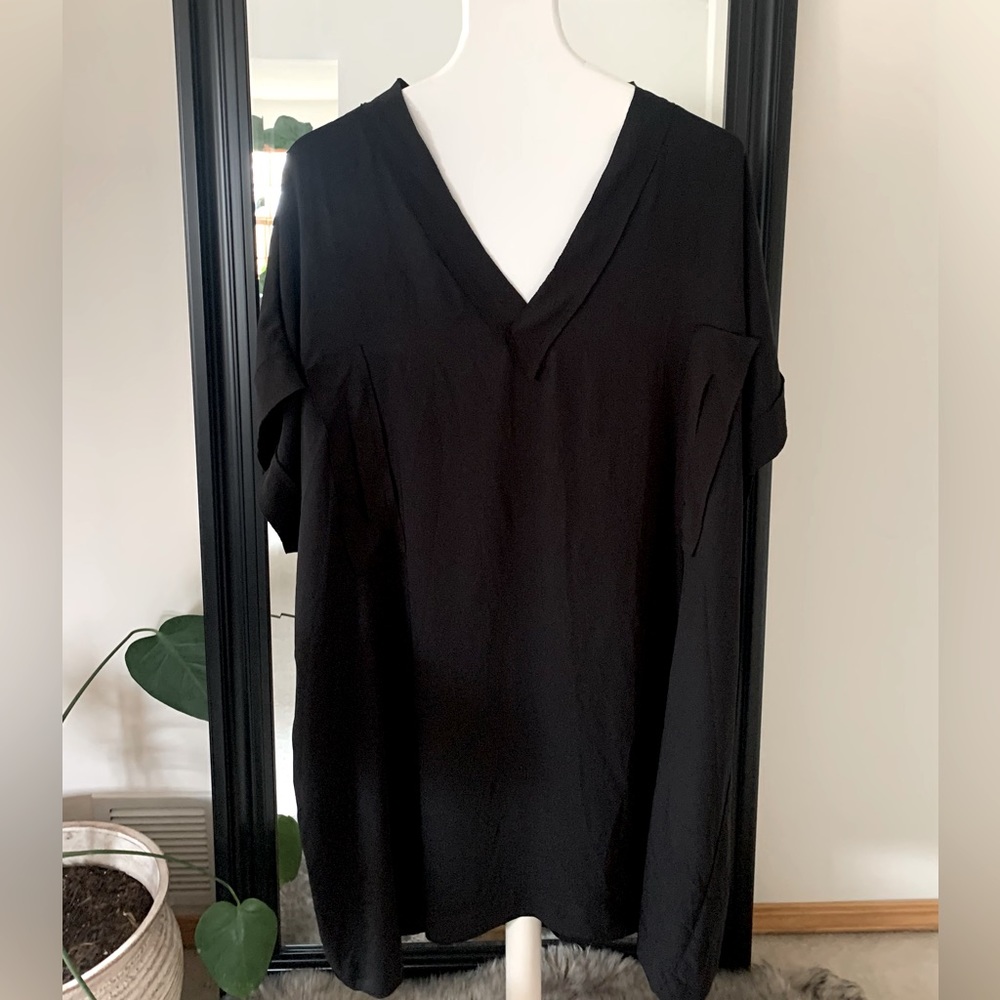 MAKING THE CUT Black Dress